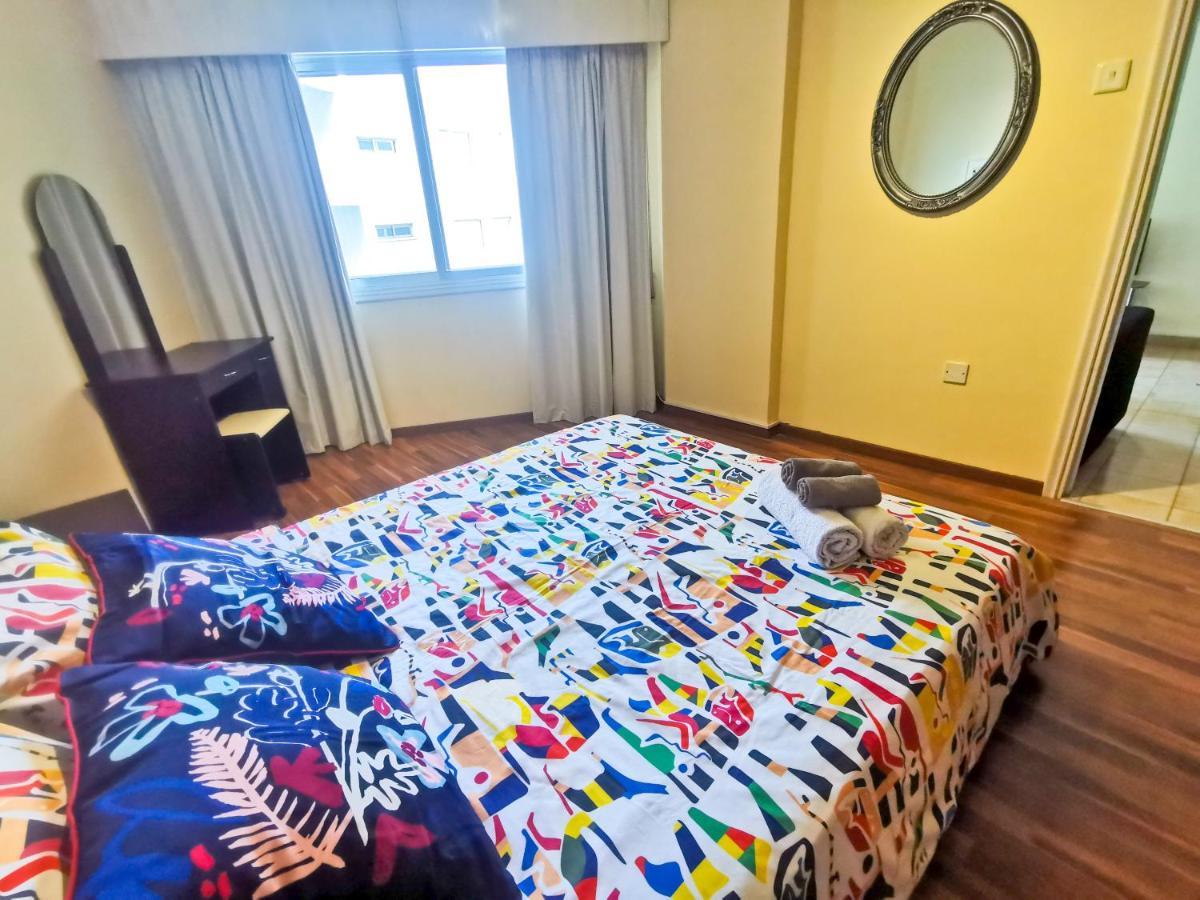 Flirty Flamingo Seaview Seafront Apartment Lárnaka Kültér fotó